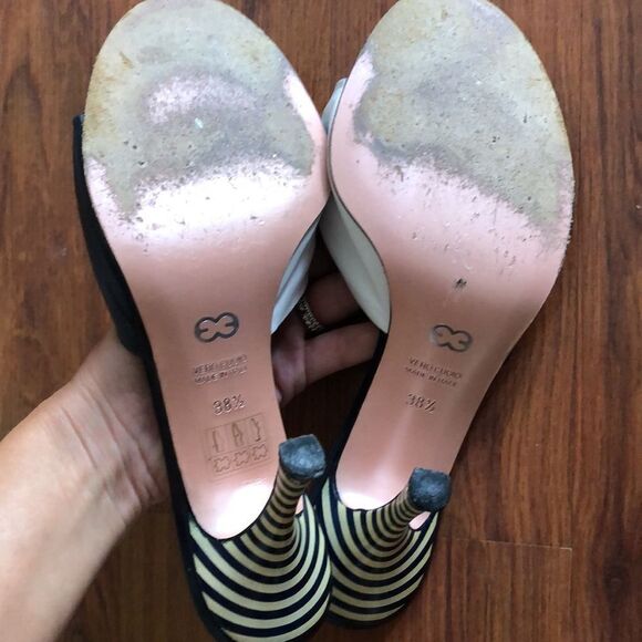 Escada, black and white leather Slip on heels size 8.5. - Picture 4 of 10